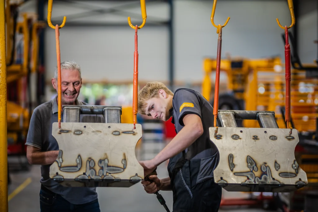 Kom werken bij het team van Damcon